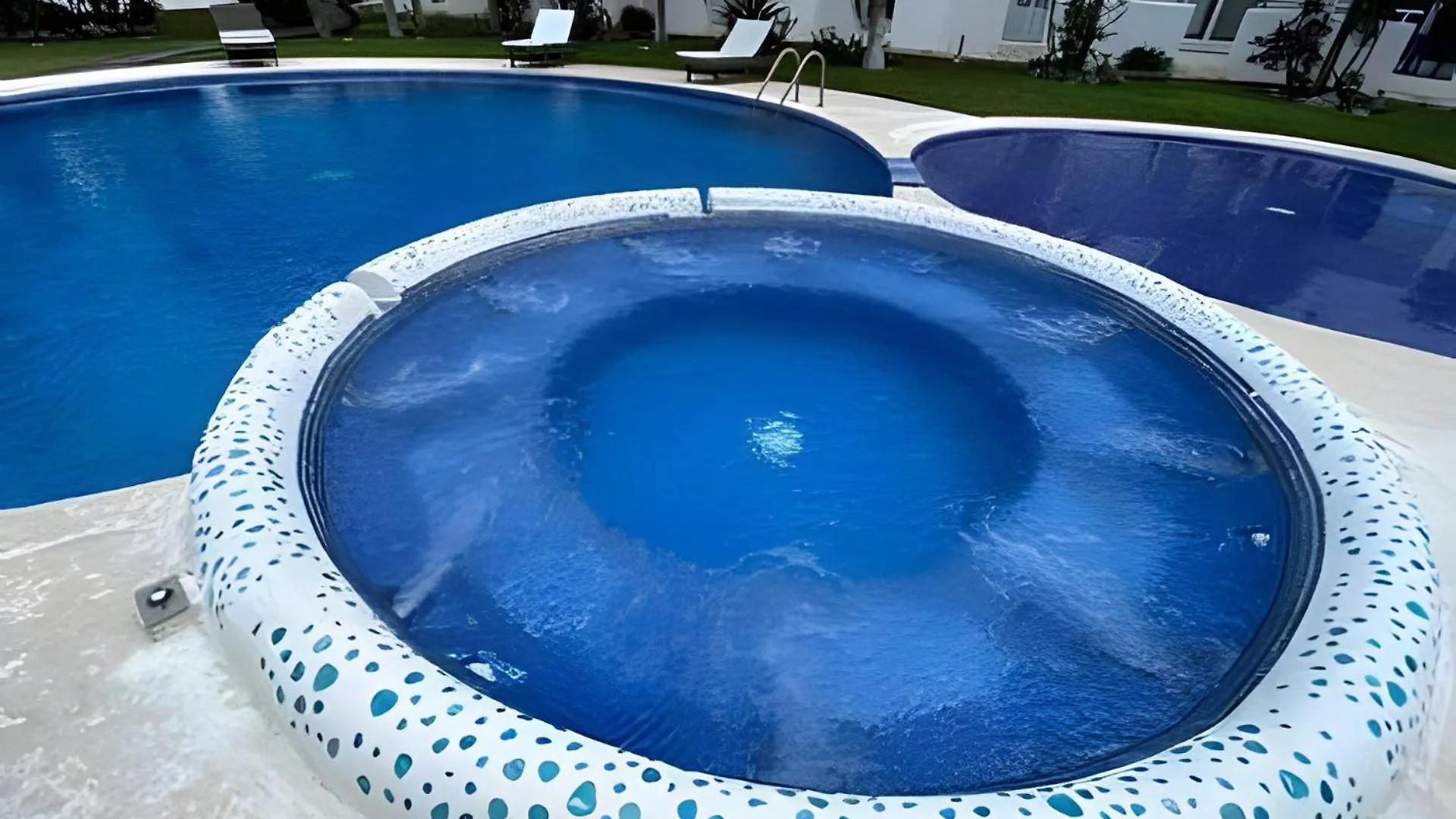 Minimalist Studio With Pool And Free Motor Scooter 科苏梅尔 公寓